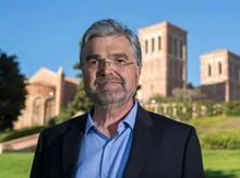 Emeran Mayer